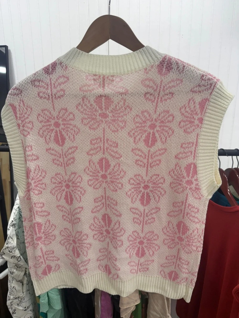 LA MIEL Cream and Pink Floral Knit Sleeveless Sweater Vest - Picture 6 of 6